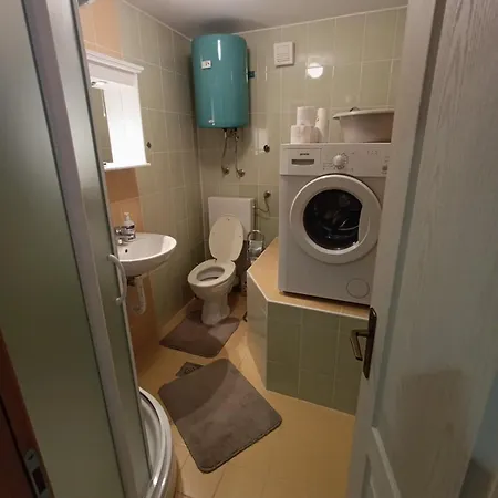 Apartman Dzan شقة *