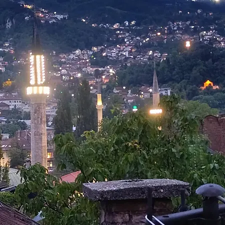 Apartman Dzan شقة